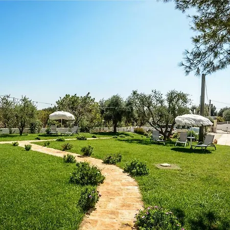 Relais Il Trullo Della Rupe 4* 오스투니