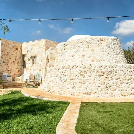 Relais Il Trullo Della Rupe 4* 오스투니