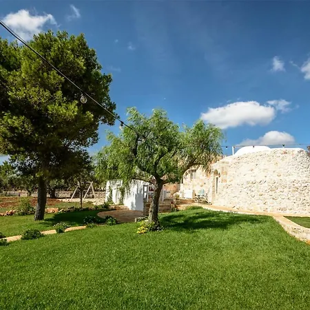 Relais Il Trullo Della Rupe 4* 오스투니