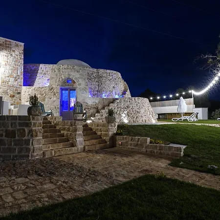 Relais Il Trullo Della Rupe 4* أوستوني