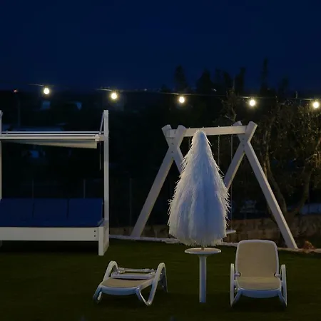 Relais Il Trullo Della Rupe بيت ضيافة أوستوني