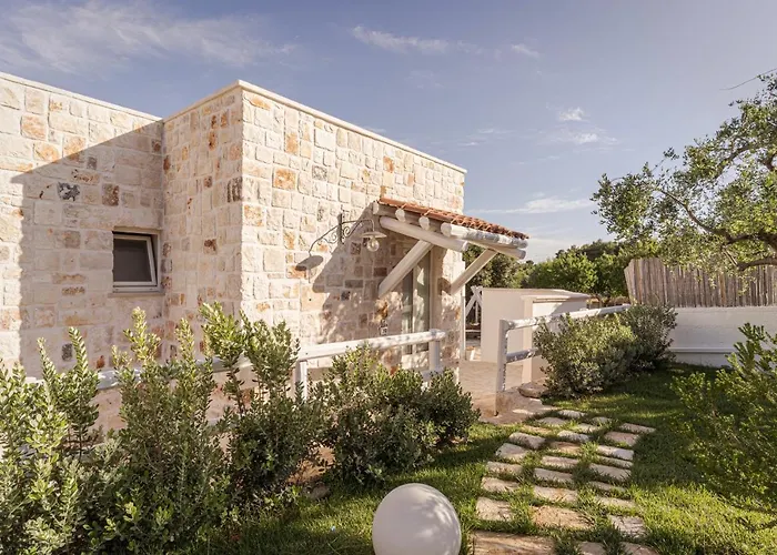 Relais Il Trullo Della Rupe 4* 오스투니